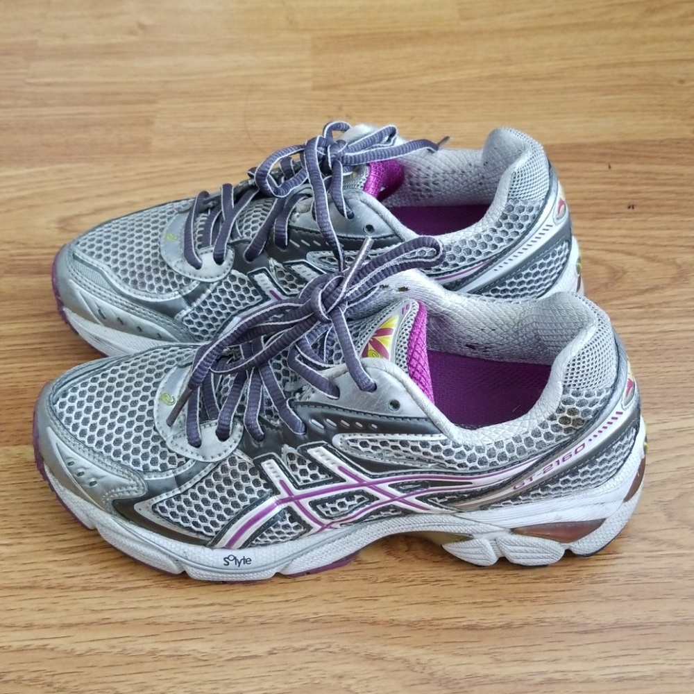ASICS - Picture 2 of 2